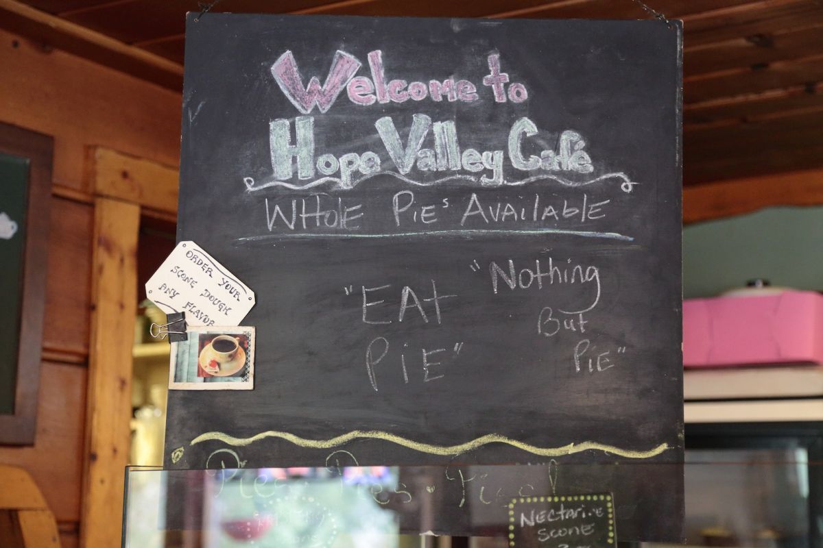 Hope_Valley_Resort_Eat_Pie_Nothing_but